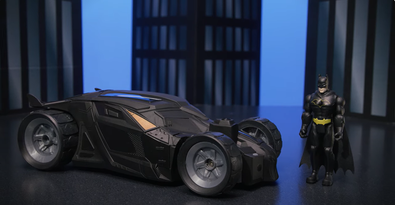 How to drive the Batman Batmobile!